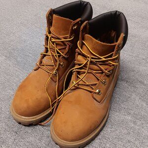 Timberland boots mens youth 4.5 - fits women 6 to 6.5 (see full description)